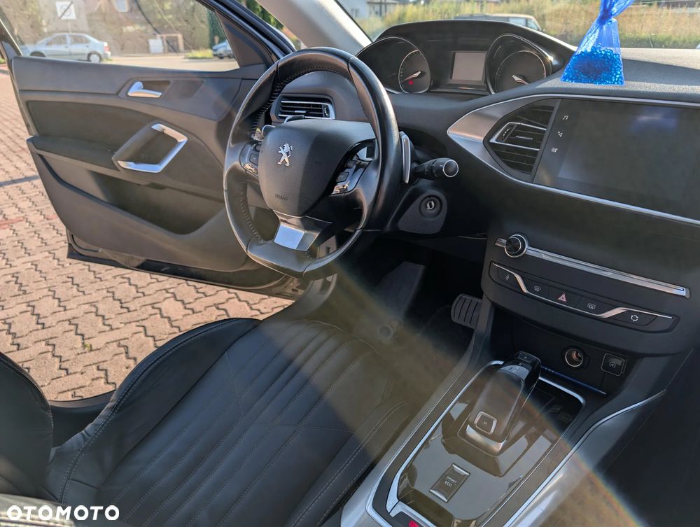 Peugeot 308 1.5 BlueHDi Active Pack Business S&S EAT8 - 13