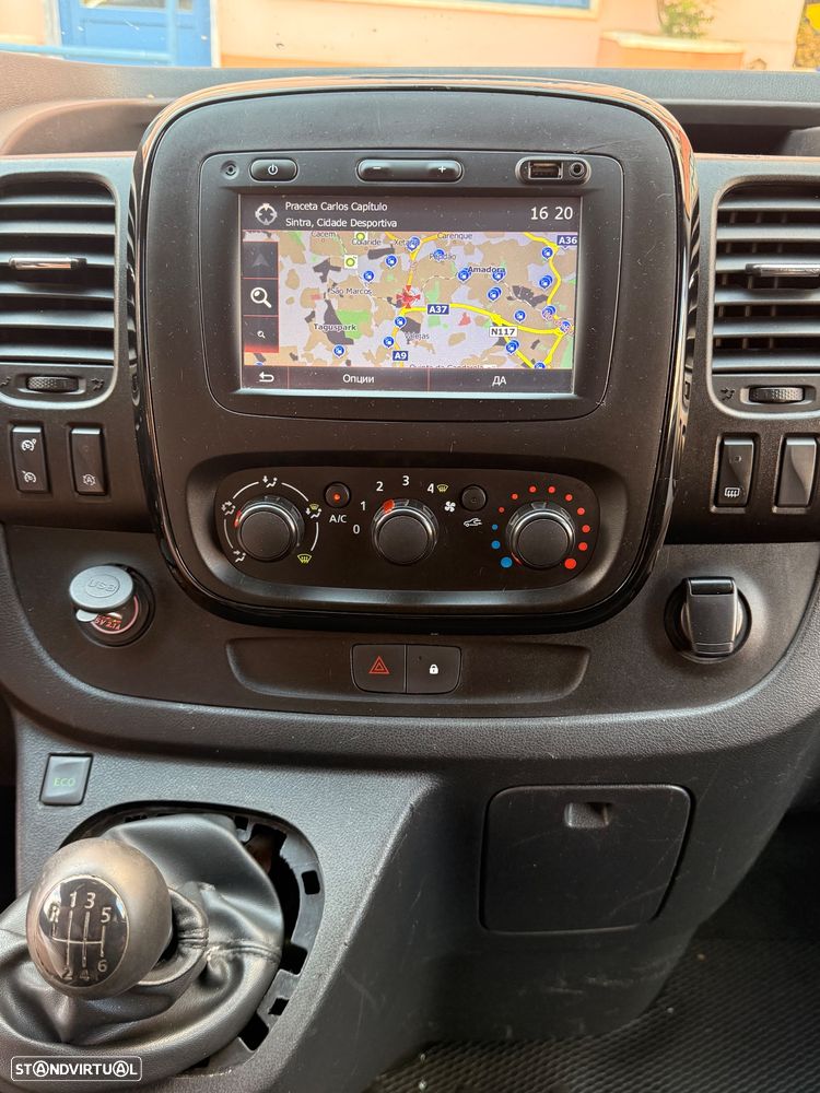 Opel Vivaro — fotografia 8