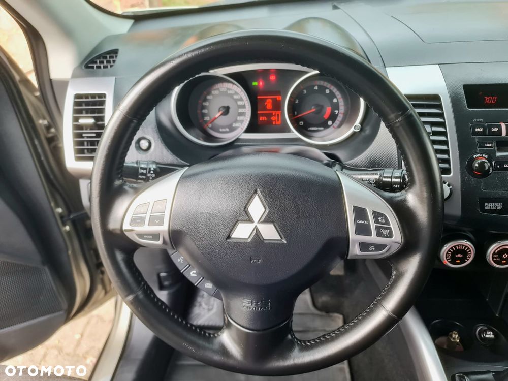 Mitsubishi Outlander 2.4 4WD Invite - 31