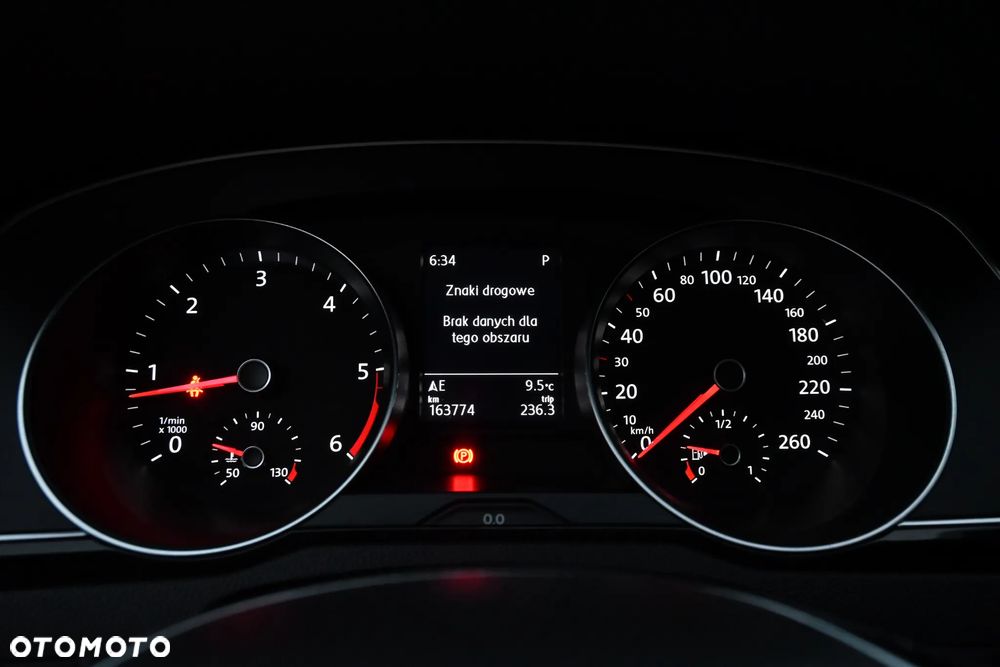 Volkswagen Passat 2.0 TDI SCR DSG Elegance - 37