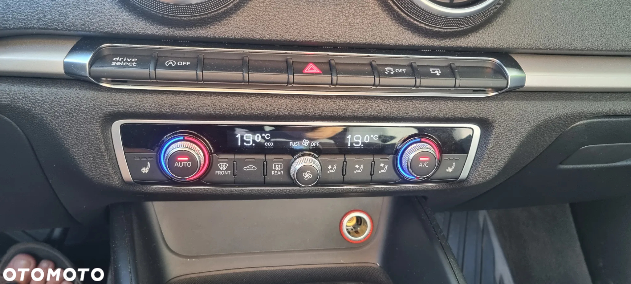 Audi A3 2.0 TDI Edycja Specjalna S tronic - 13