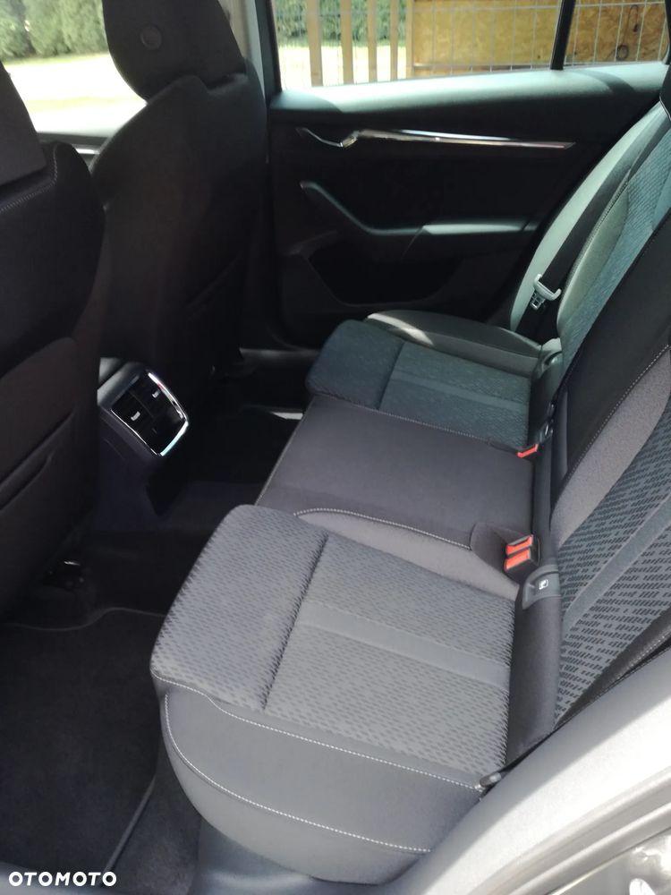 Skoda Octavia 2.0 TSI 4x4 Style DSG - 8