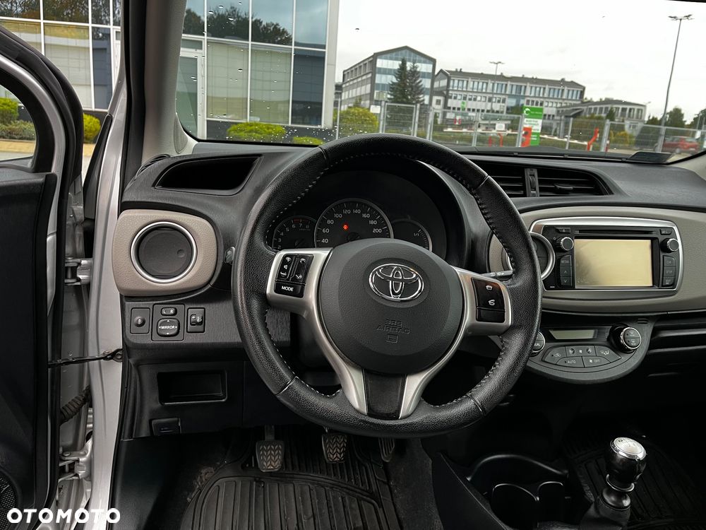 Toyota Yaris 1.33 Prestige - 6