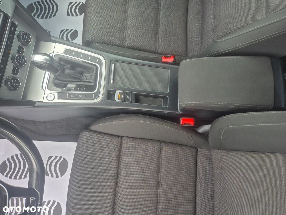 Volkswagen Passat 1.8 TSI BMT Comfortline DSG - 12