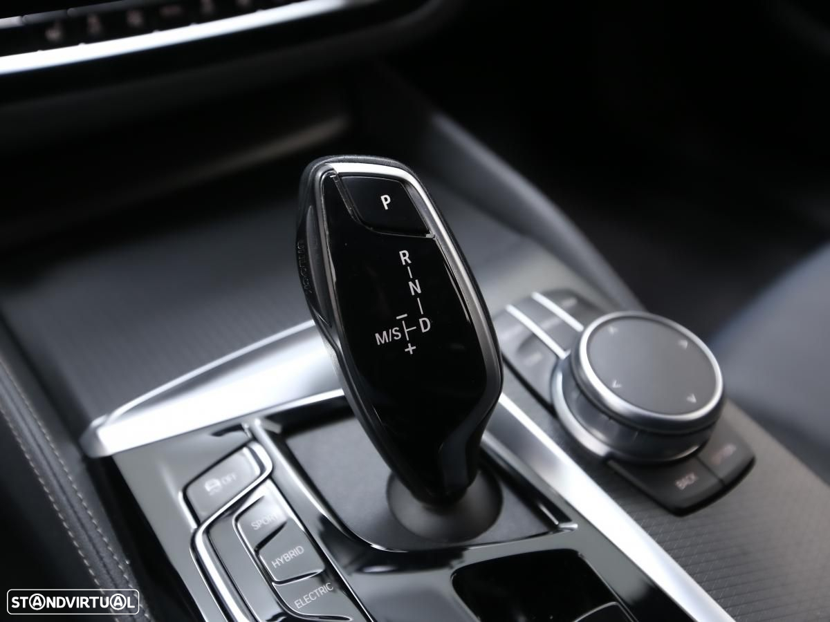 BMW 530 e Pack Desportivo M - 22