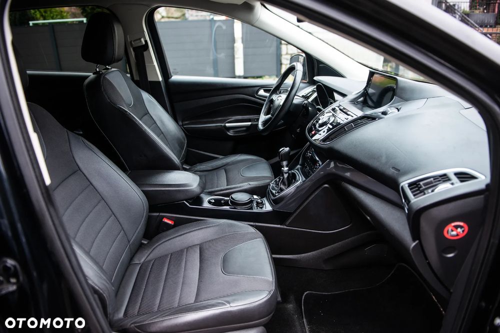 Ford Kuga 2.0 TDCi 4x4 Titanium - 27