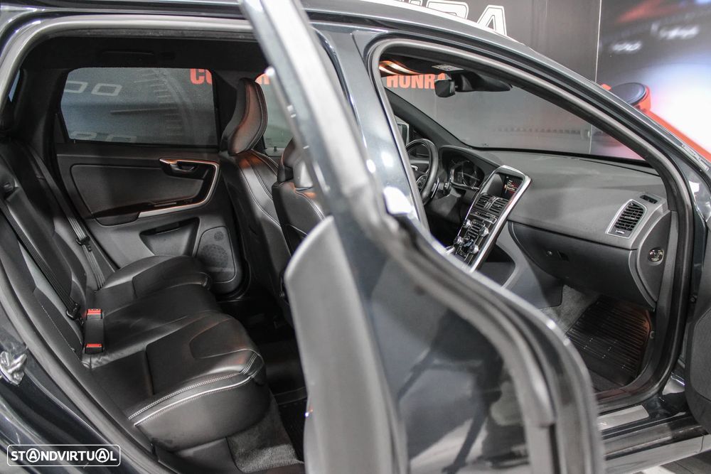 Volvo XC 60 2.0 D4 R-Design Geartronic - 19