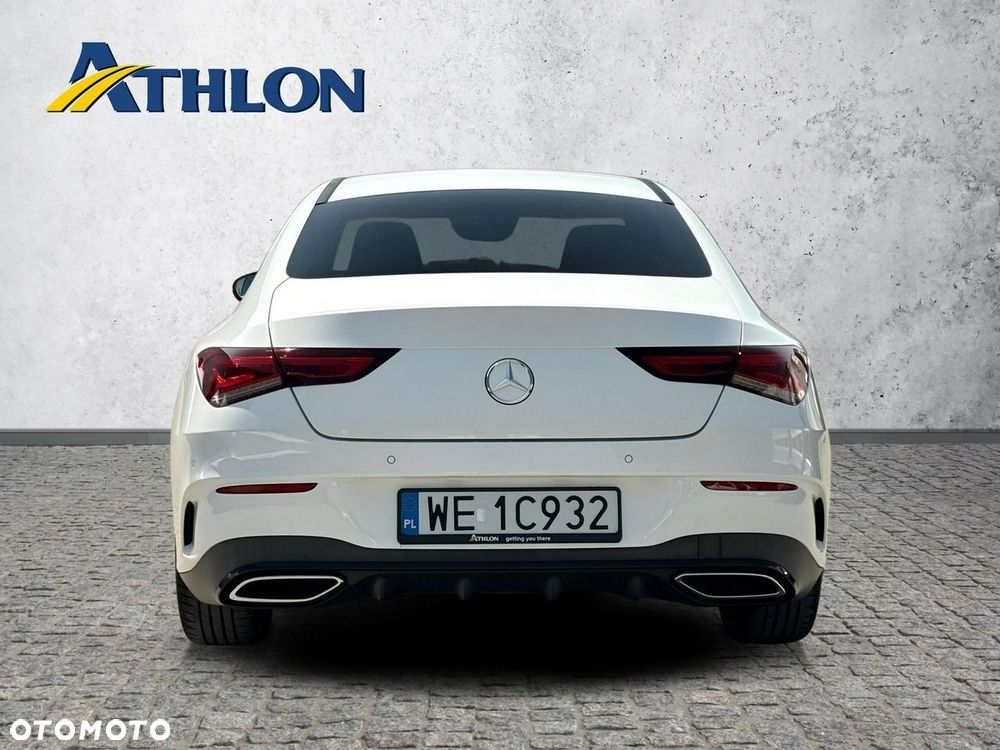 Mercedes-Benz CLA 200 7G-DCT - 4