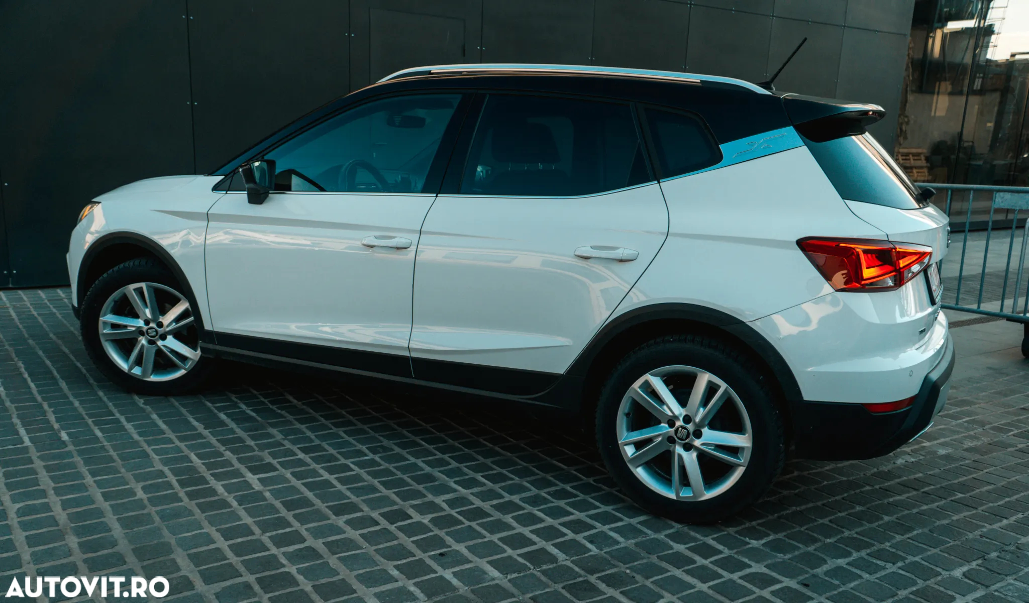 Seat Arona 1.0 TGI FR - 3