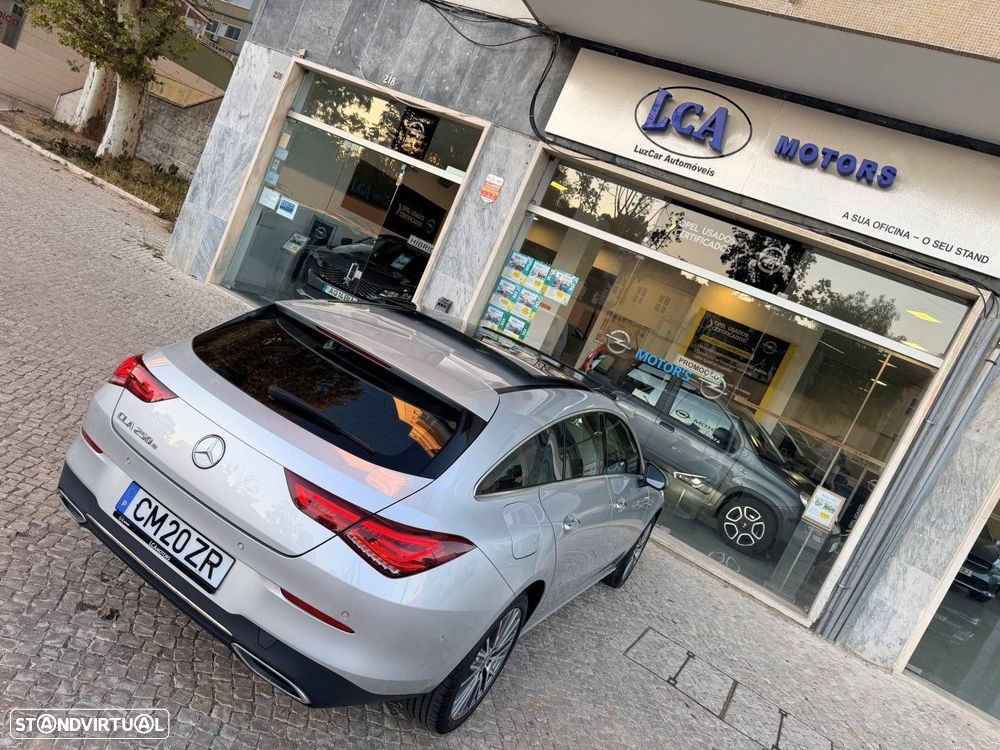 Mercedes-Benz CLA 250 e Shooting Brake AMG Line - 35