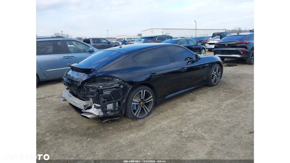 Porsche Panamera - 6