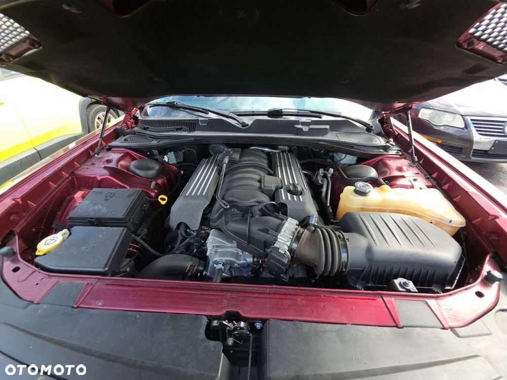 Dodge Challenger - 11