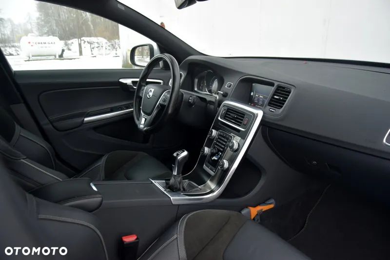 Volvo V60 D4 Drive-E R-Design Summum - 25