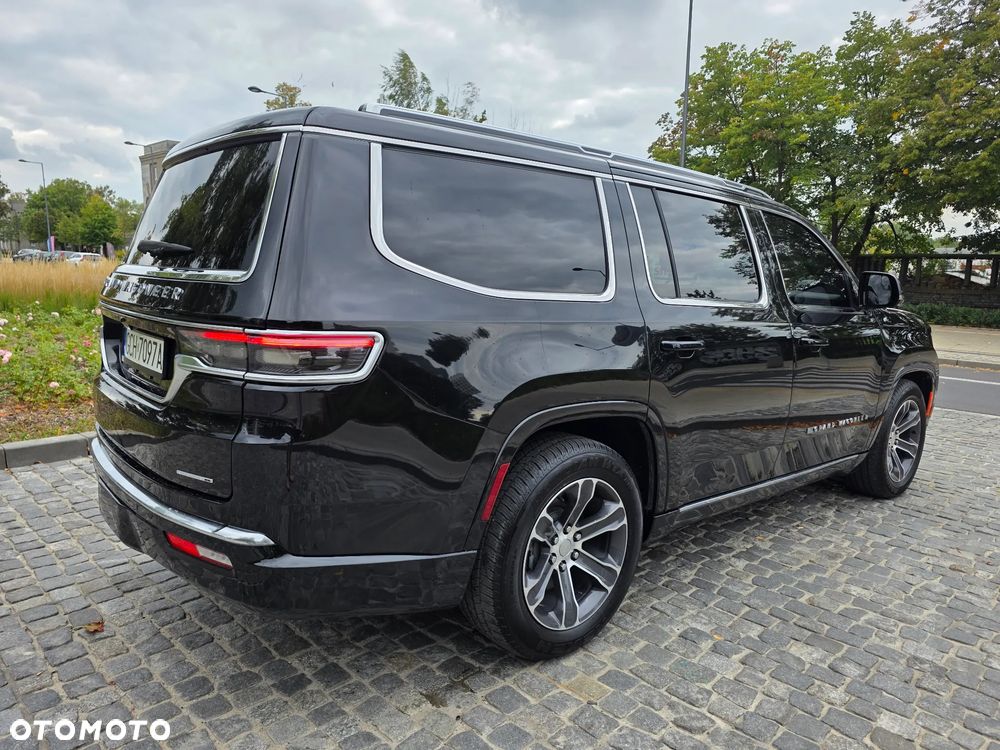 Jeep Grand Wagoneer - 31