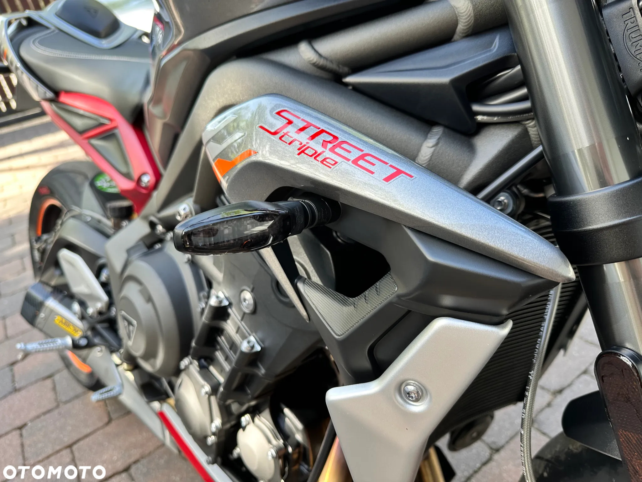 Triumph Street Triple - 12
