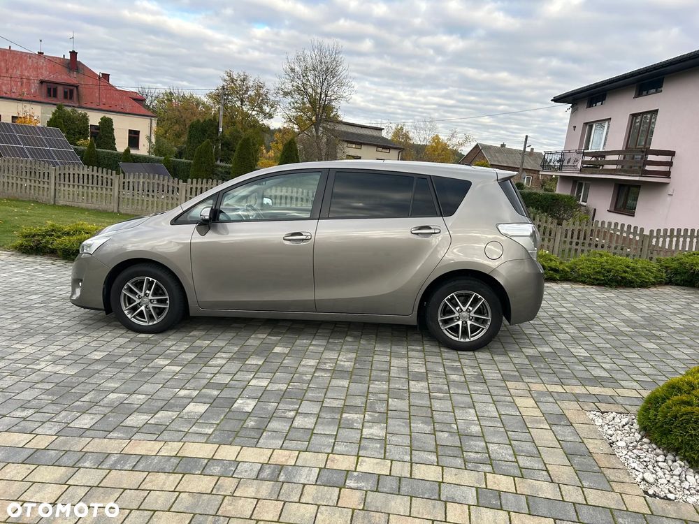 Toyota Verso 1.6 D-4D Prestige - 16