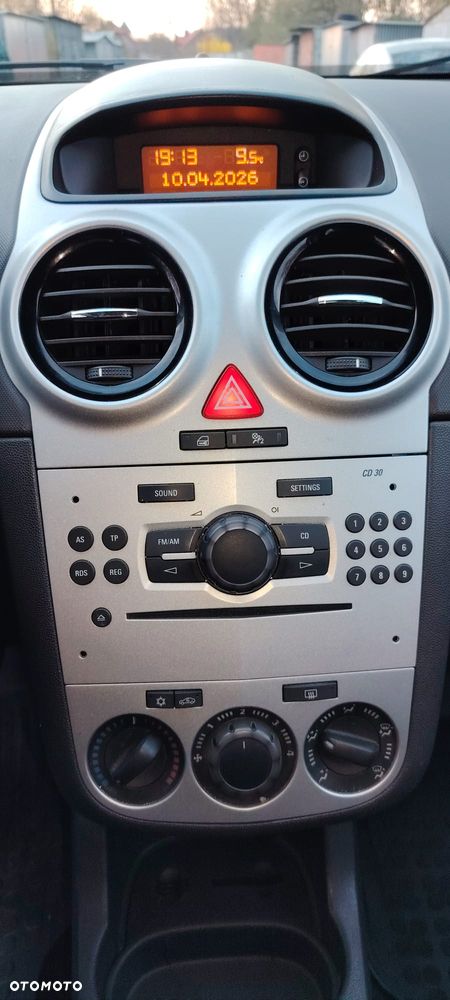 Opel Corsa 1.2 16V Essentia - 23