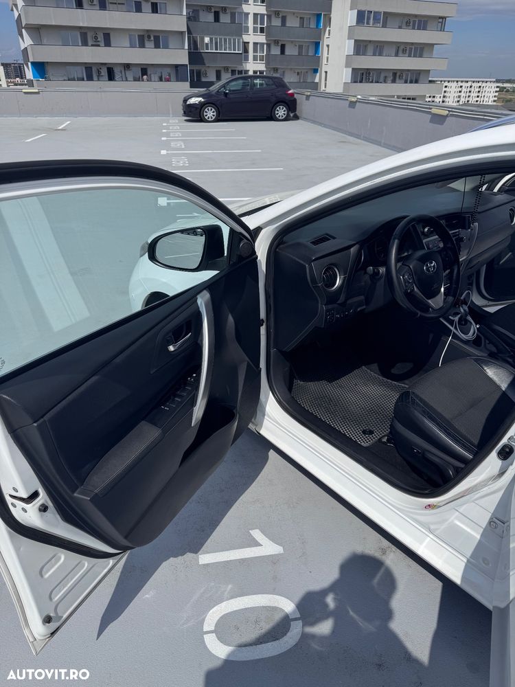 Toyota Auris - 12