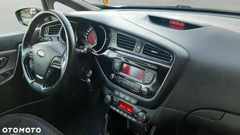 Kia Ceed 1.6 GDI Dream Team Edition - 28