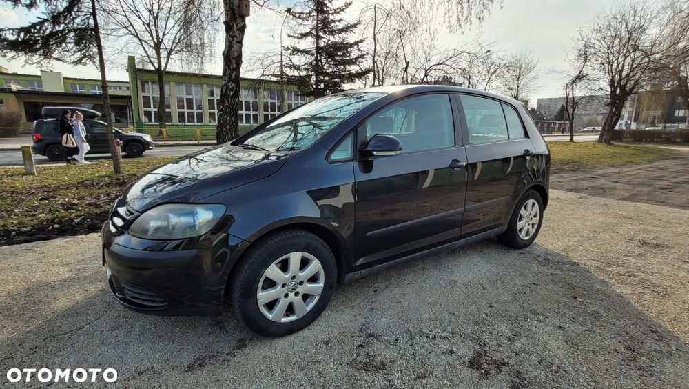 Volkswagen Golf Plus 1.6 FSI Comfortline - 4