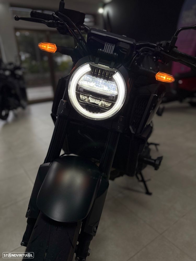 Honda CB 650 R Black Edition - 17