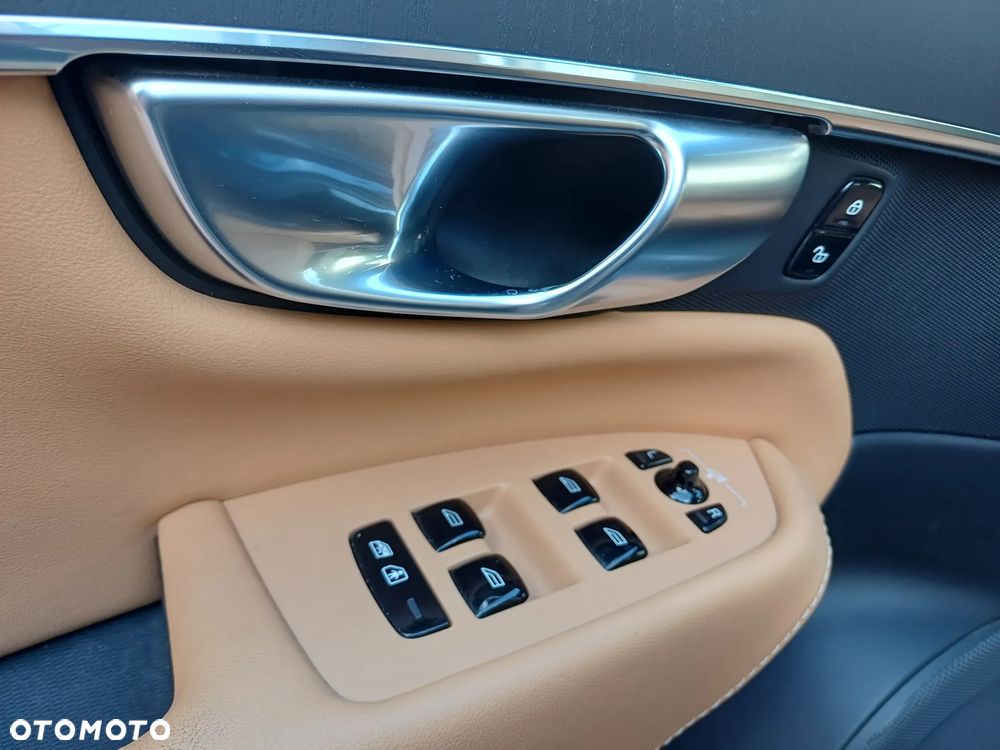 Volvo XC 90 B5 D AWD Plus Bright - 15