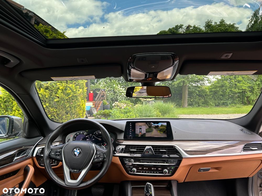BMW Seria 5 540i xDrive Luxury Line sport - 26