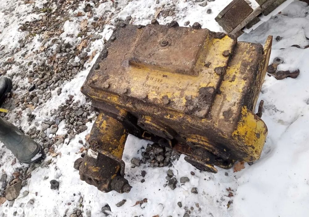 Reduktor jazdy koparki obrotowej - 2