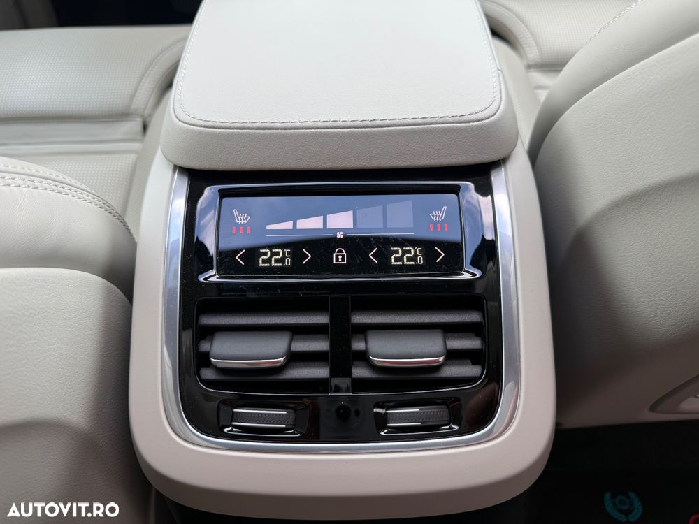 Volvo XC 90 - 32