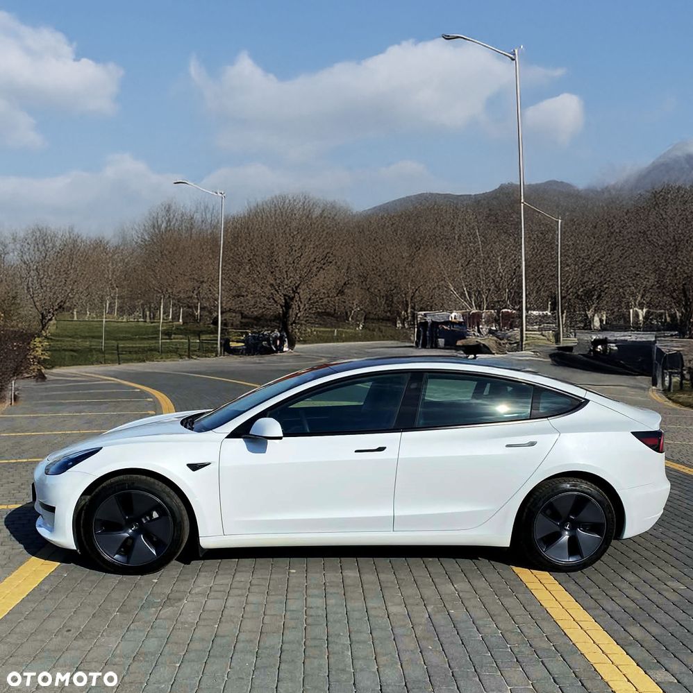 Tesla Model 3 - 2