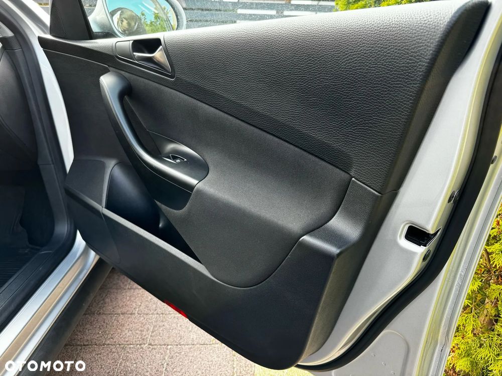 Volkswagen Passat 1.4 TSI BMT Trendline - 15