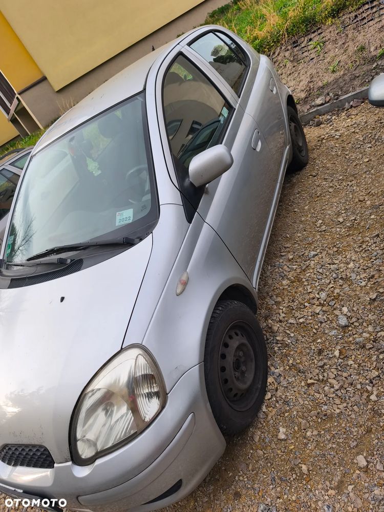 Toyota Yaris 1.3 - 3