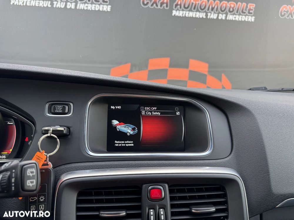 Volvo V40 D2 Momentum - 20