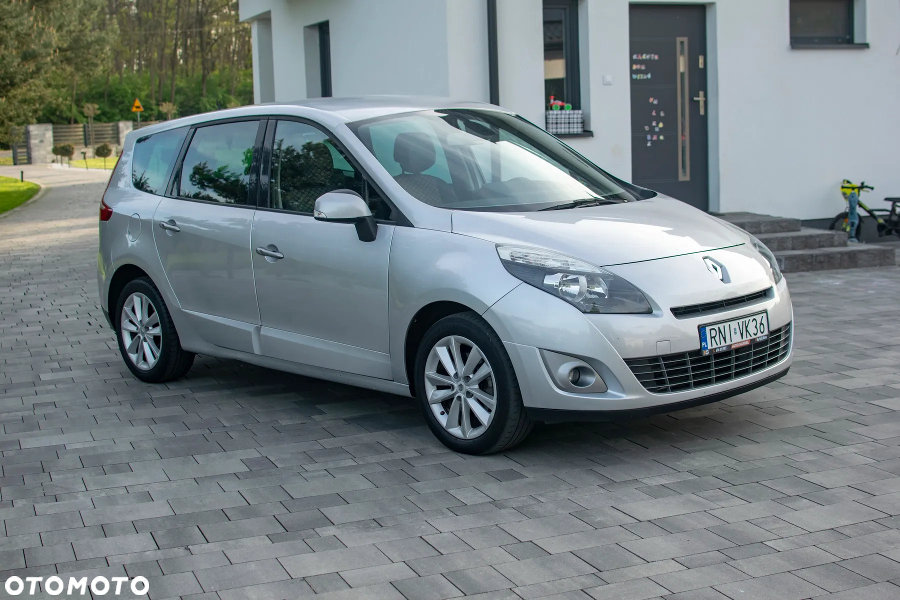 Renault Grand Scenic - 14
