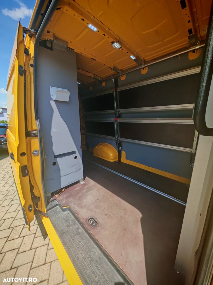 Volkswagen Crafter 3.5 CD Sasiu L3 FWD 103kW AG8 - 17