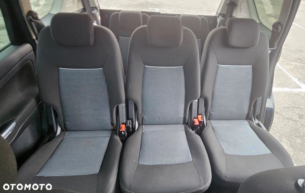 Ford S-Max - 14