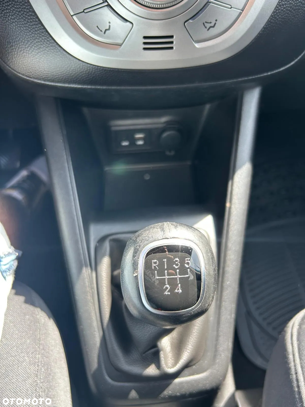 Hyundai ix20 1.4 Premium - 31