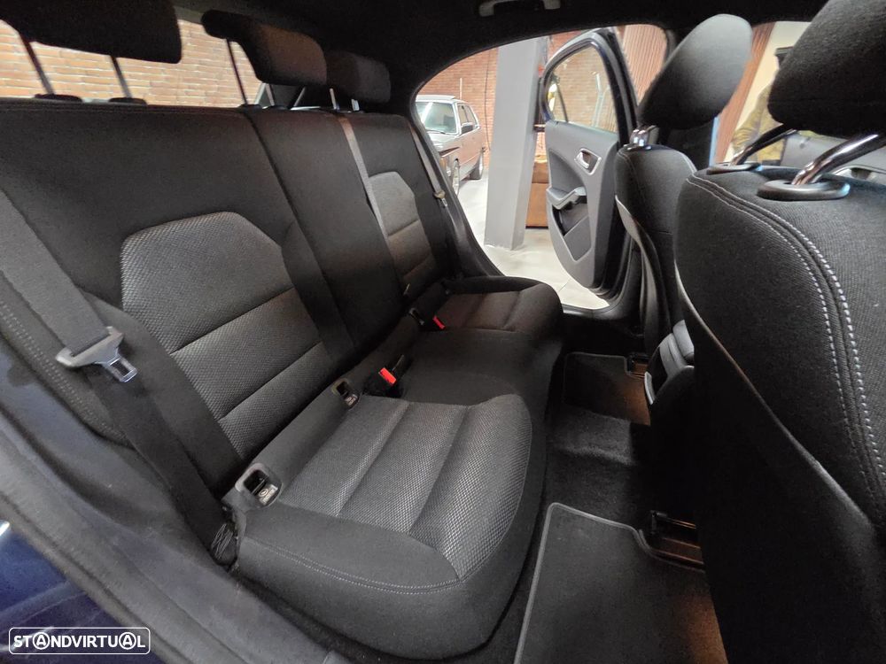 Mercedes-Benz A 180 CDI BE Urban - 25