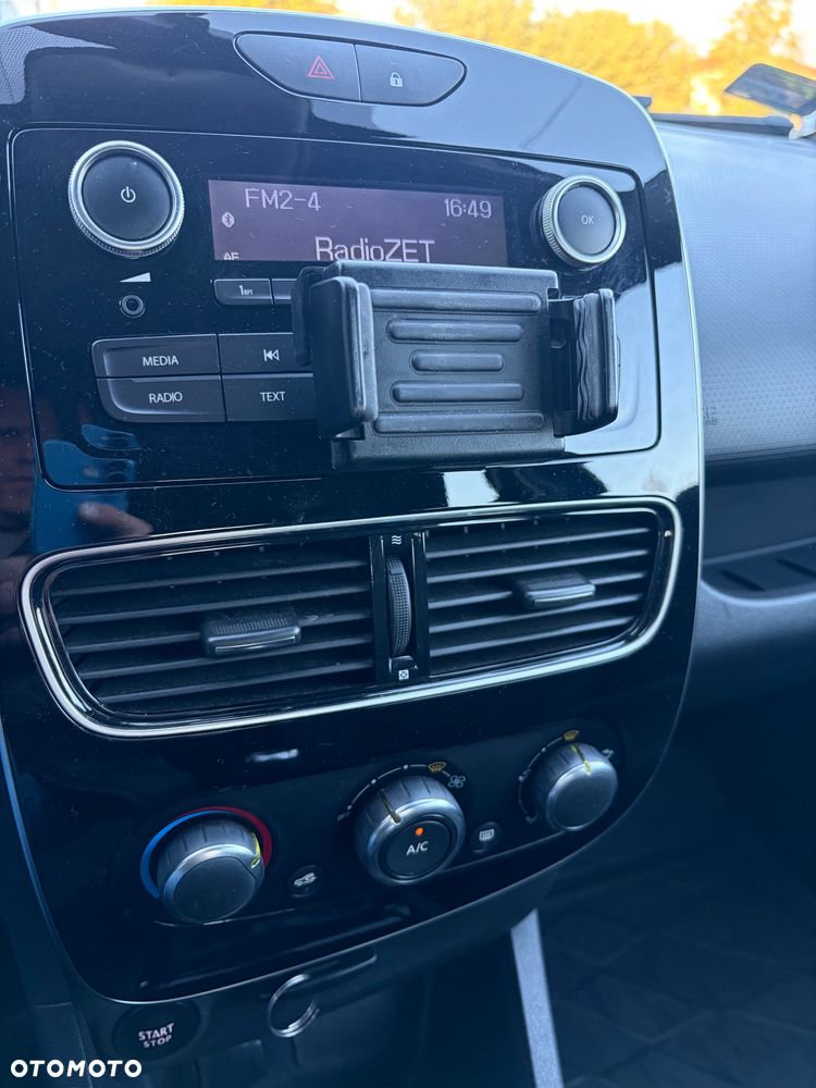 Renault Clio 1.2 16V Alize - 19