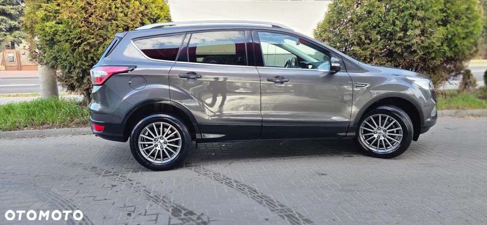 Ford Kuga 1.5 EcoBoost 2x4 Titanium - 18