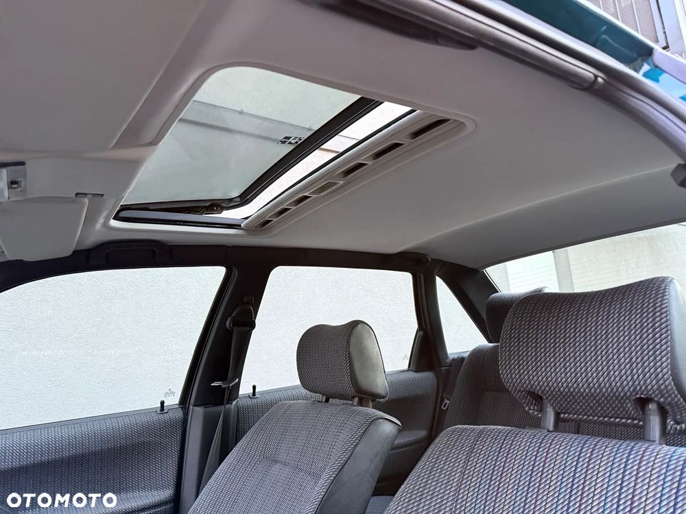 Volkswagen Passat 1.8 CL - 10
