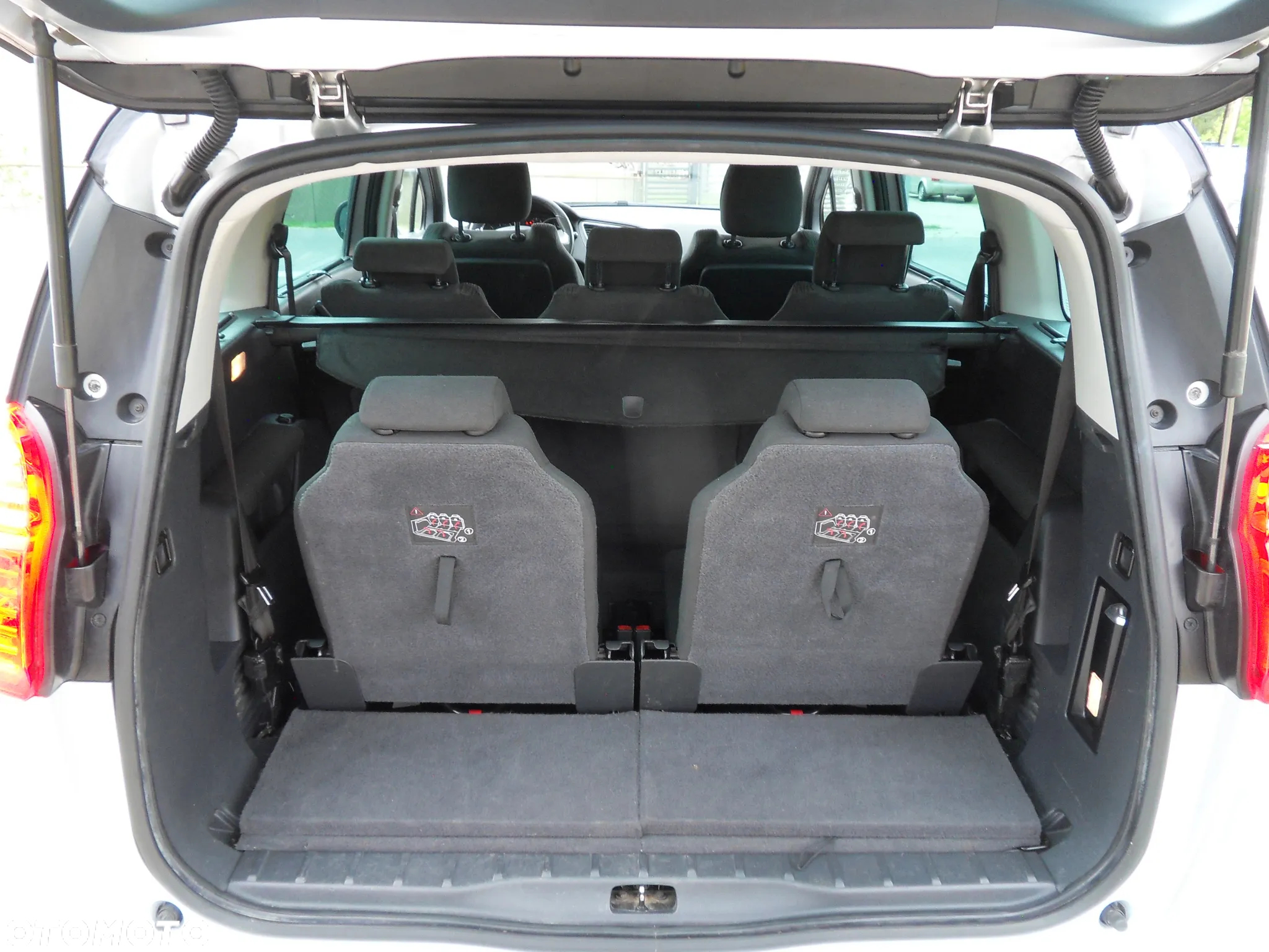 Peugeot 5008 1.6 HDi Active 7os - 9