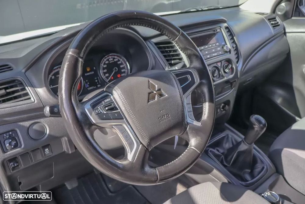 Mitsubishi L200 2.3 DI-D Club Invite Strakar Look 4WD - 11