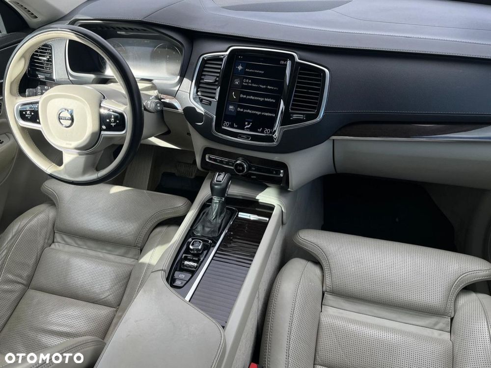 Volvo XC 90 - 12