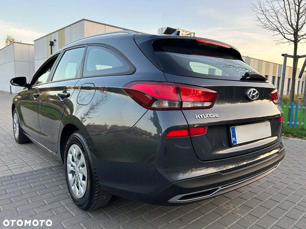 Hyundai i30 1.5 DPI Classic + - 24