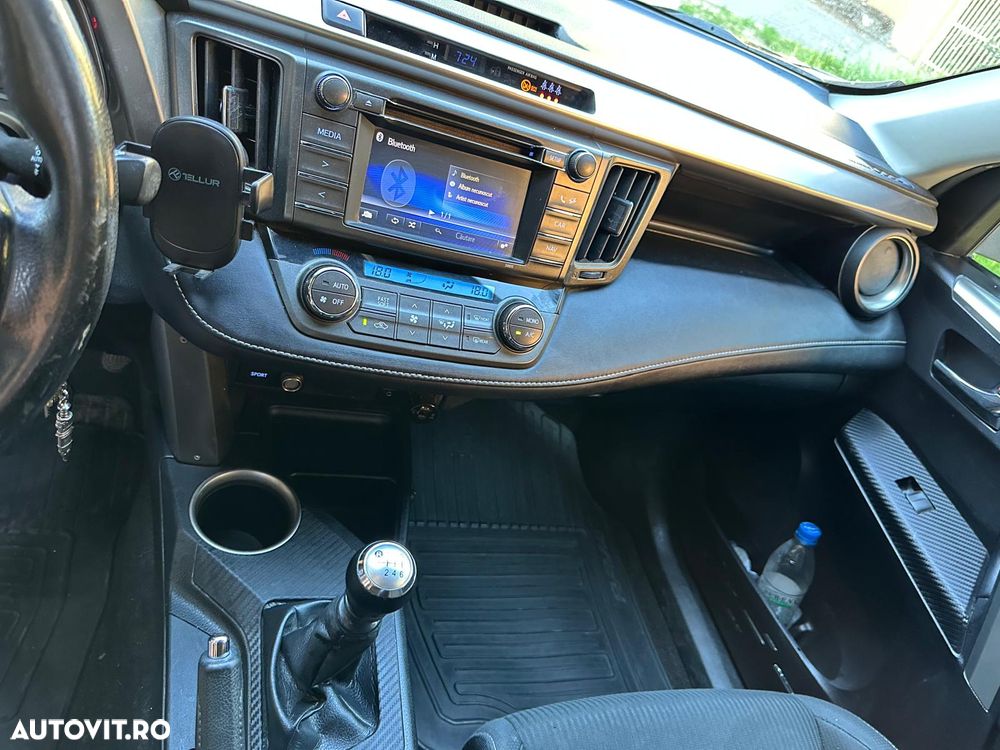 Toyota RAV4 2.2 D-4D 4x4 Executive - 8