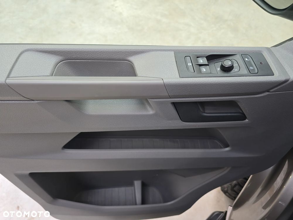 Volkswagen Transporter L1H1 Plus Comfortline DSG - 11