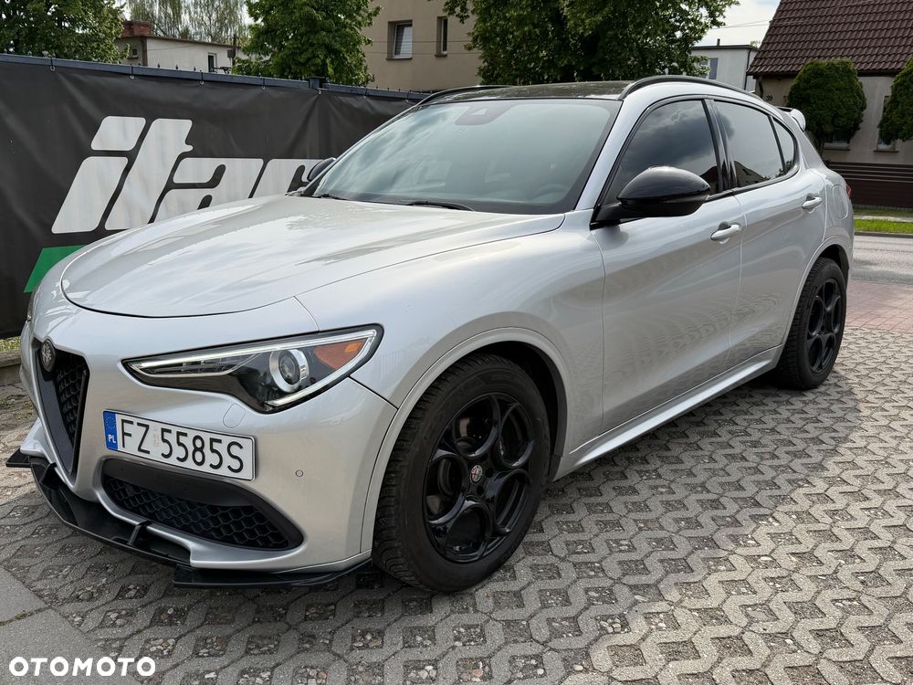 Alfa Romeo Stelvio 2.0 Turbo 16V AT8-Q4 Veloce - 1