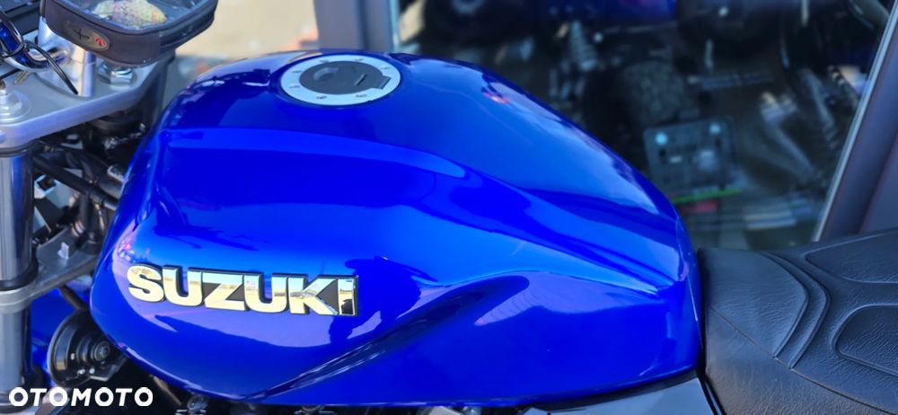 Suzuki GSX - 35