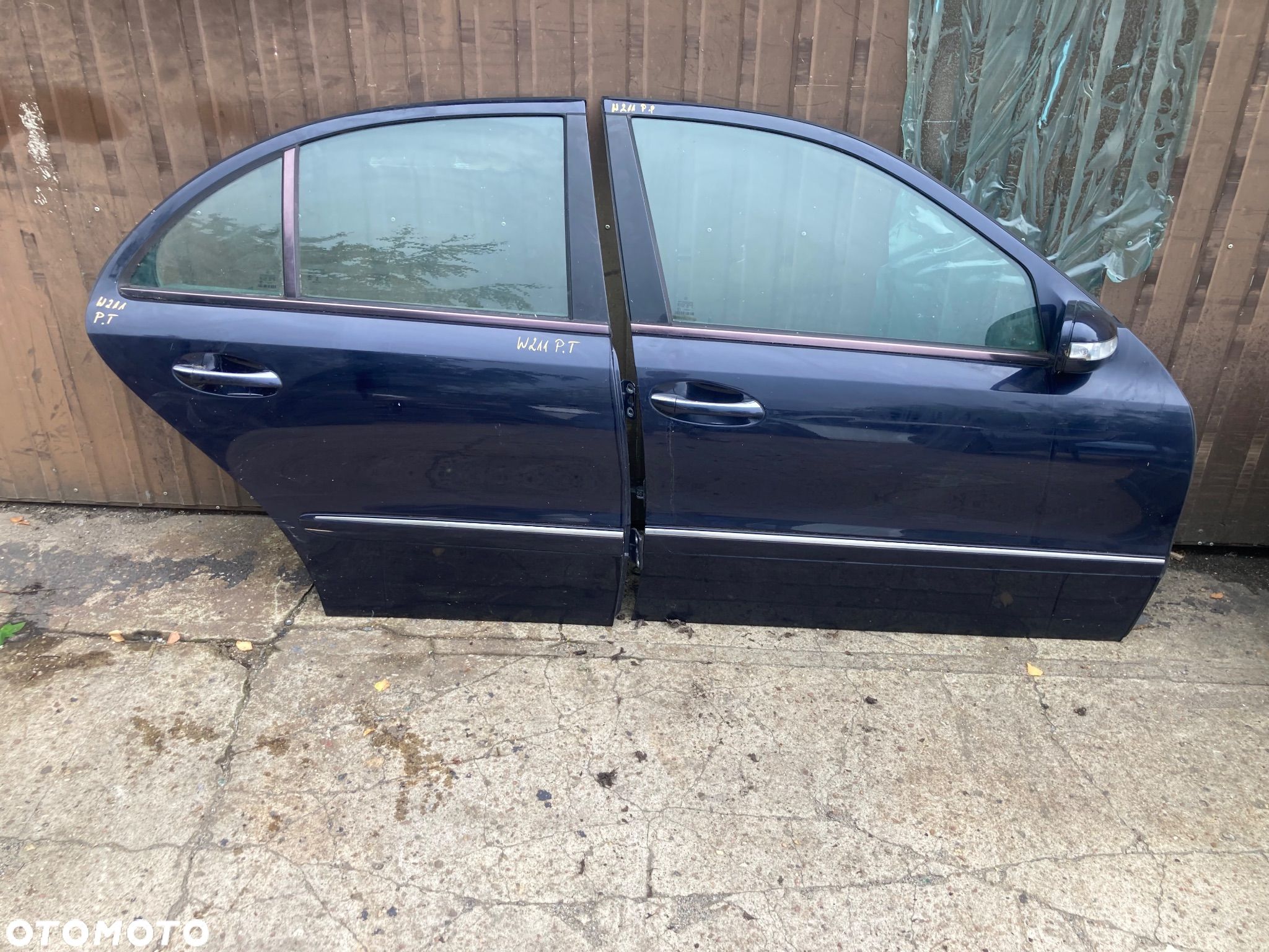 MERCEDES E KLASA SEDAN W211 DRZWI PRAWE TYL TYLNE - 1